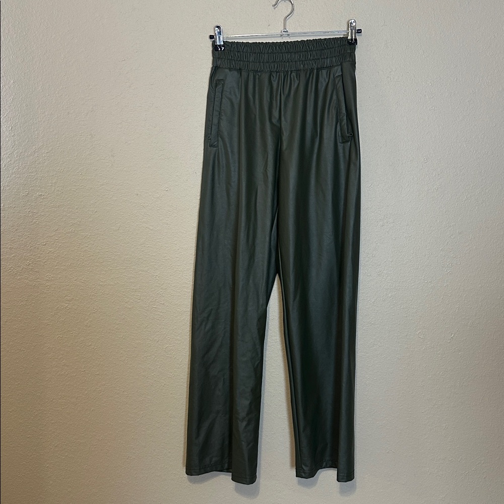 OFFLINE by Aerie Real Luxe Wide‎ Leg Faux Leather Pants Olive Green Size XS - Picture 2 of 6